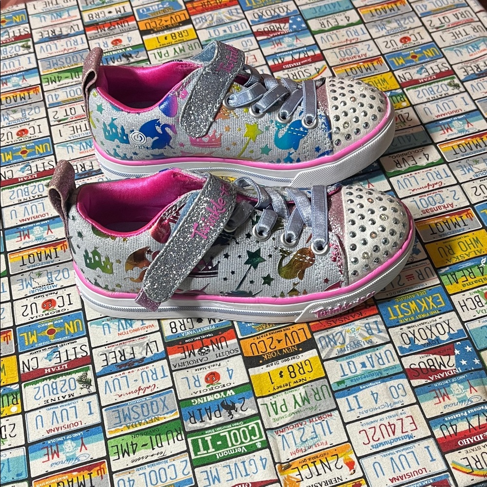 ✨ Skechers Twinkle Toes Girls Sneakers – Size 10.5